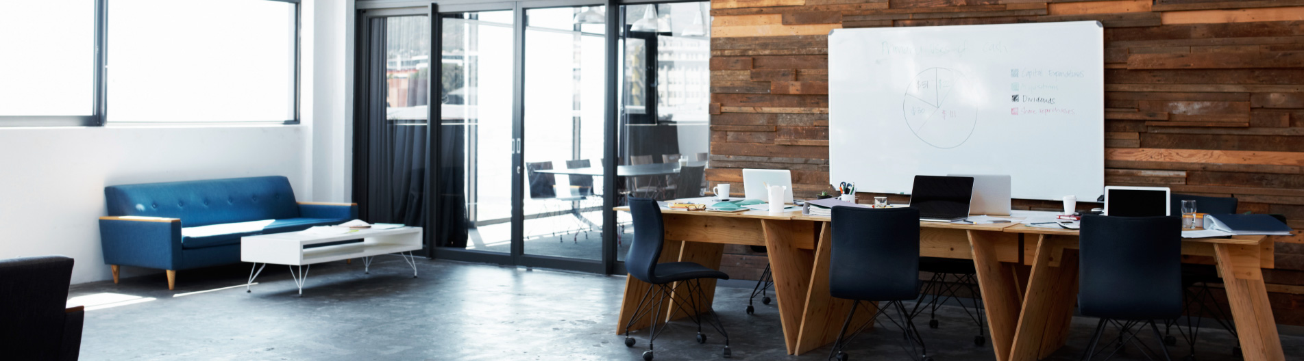 Commercial Insurance: Image of an office desk